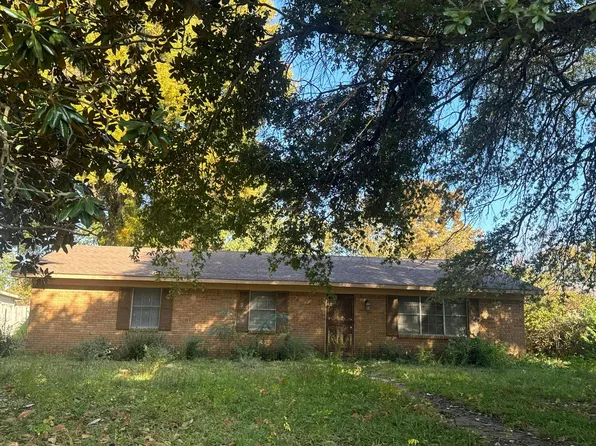 1106 W Claiborne Ave, Greenwood, MS 38930
