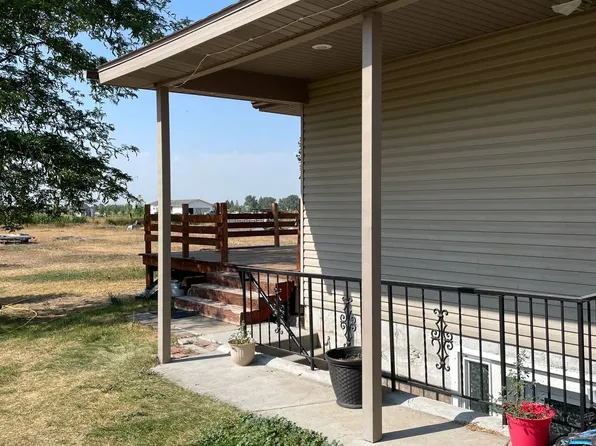 5882 E Iona Rd, Idaho Falls, ID 83401