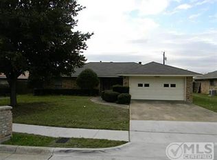 1506 Highpoint Dr, Lewisville, TX 75077