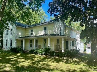 7029 Akron Rd, Lockport, NY 14094