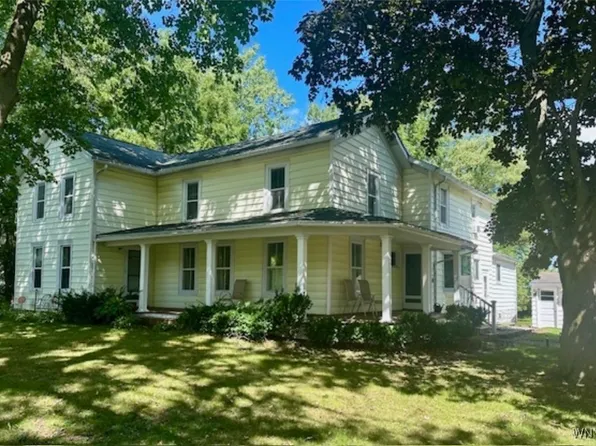 7029 Akron Rd, Lockport, NY 14094