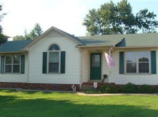 243 Treetop Trl, Lawrenceburg, TN 38464