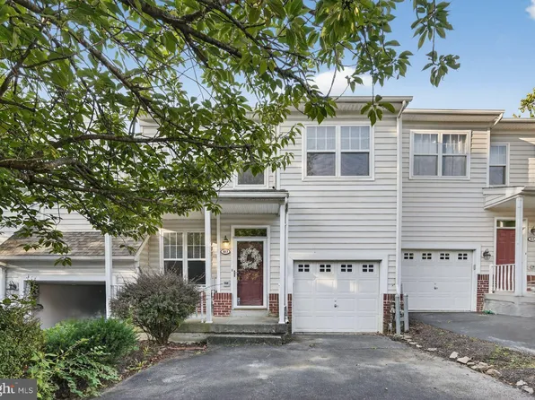 103 Elizabeth Ct, Malvern, PA 19355