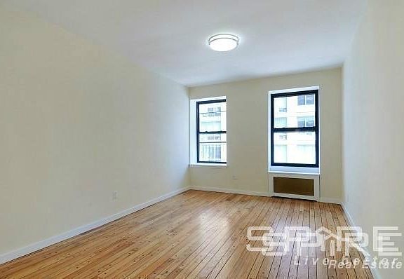 3rd image of 317 W 35th St APT 5FE