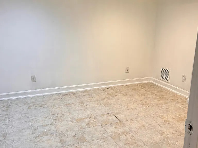 200 Colesville Manor Dr — Photo 6