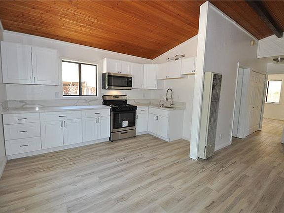 4th image of 2058 6th Ln