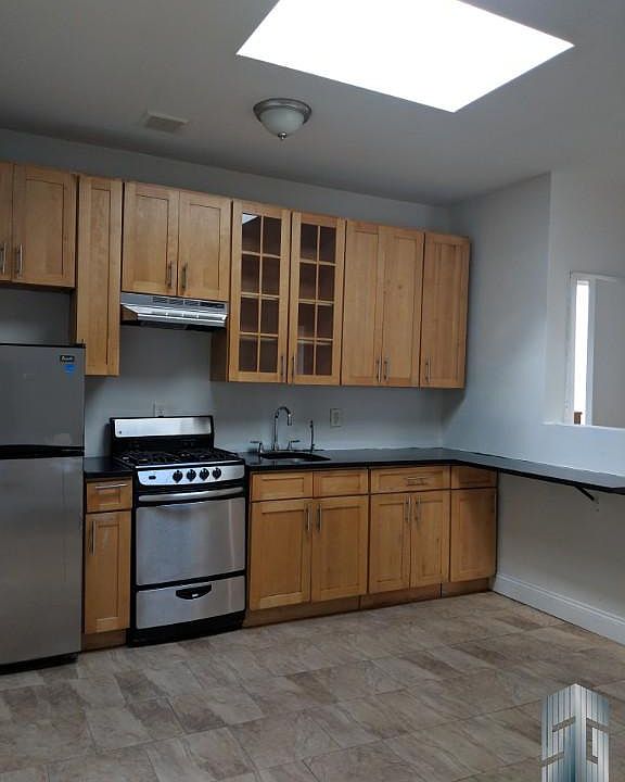 1st image of 19312 Jamaica Ave APT 3R