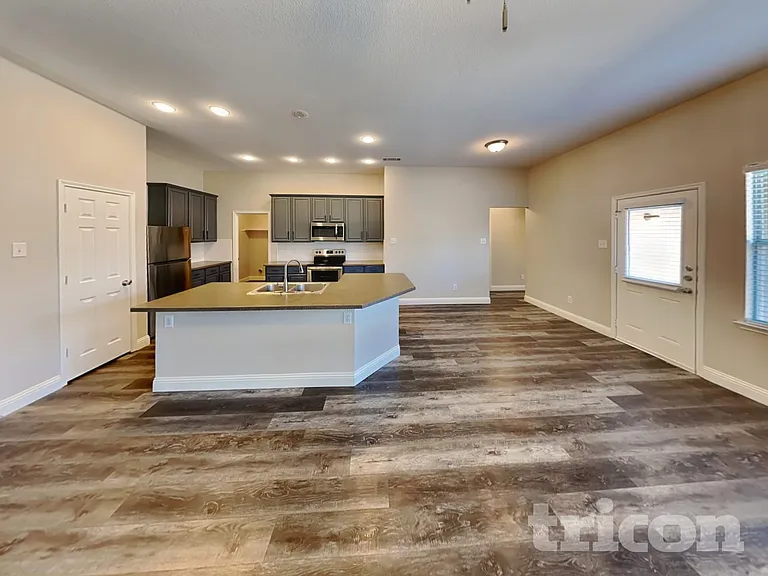 12608 Summerwood Dr — Photo 4