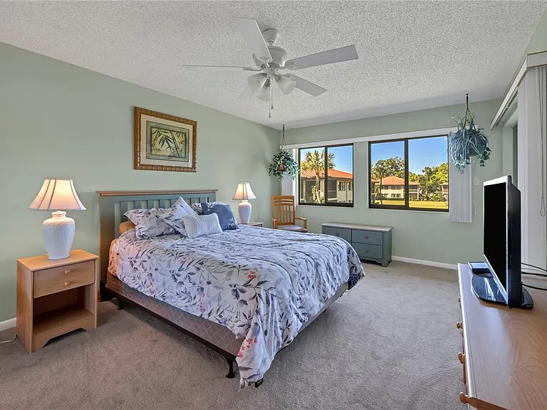 5205 Lake Village Dr #16 — Photo 3