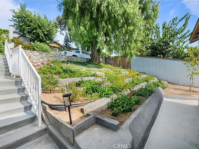 16572 E Buena Vista Ave — Photo 2