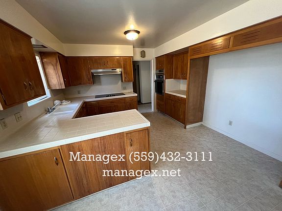 2nd image of 824 W Michigan Ave