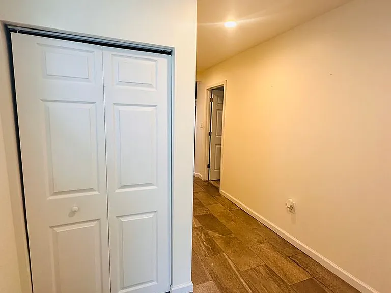 506 E Ormsby Ave — Photo 14