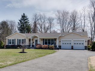 98 Glenwood Dr, Tinton Falls, NJ 07724
