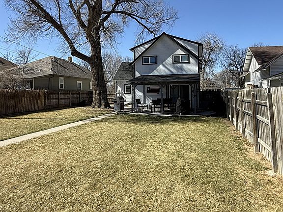 3rd image of 426 Deuel St