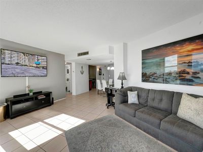 3401 N Country Club Dr APT 608, Aventura, FL, 33180