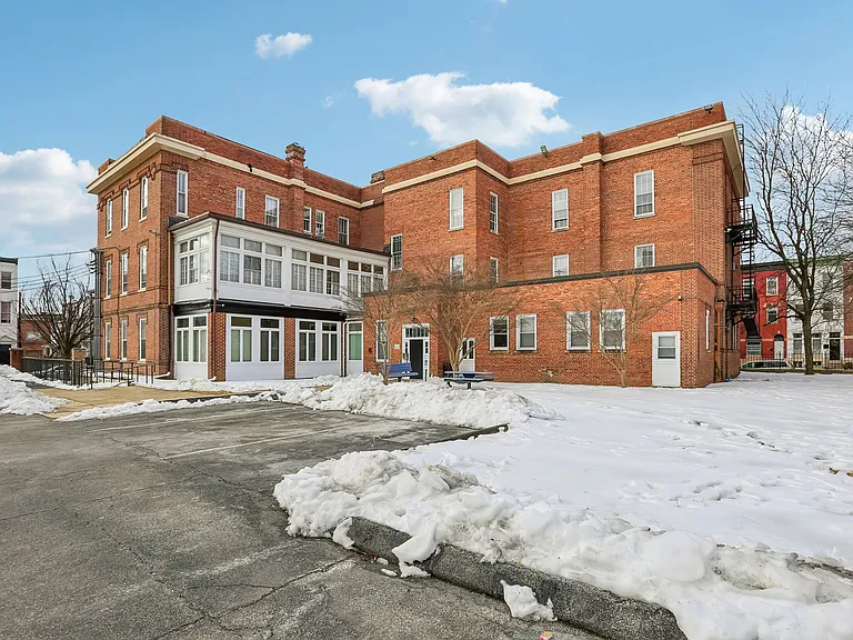 Peabody Apartments — Photo 32