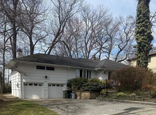 833 Koman Dr, Paramus, NJ 07652