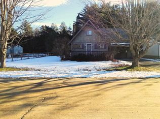 20 Spruce St, Lake Placid, NY 12946