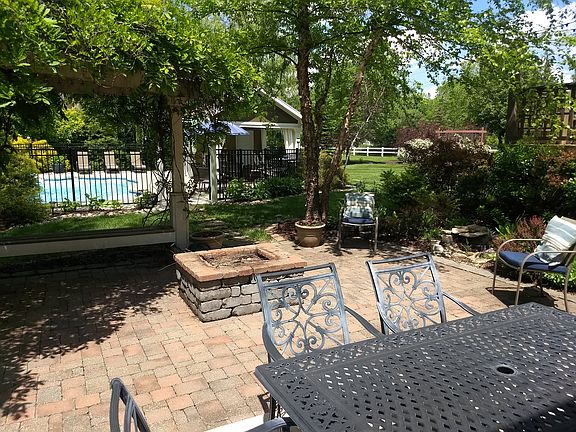 5th image of 9415 Pleasant Ave