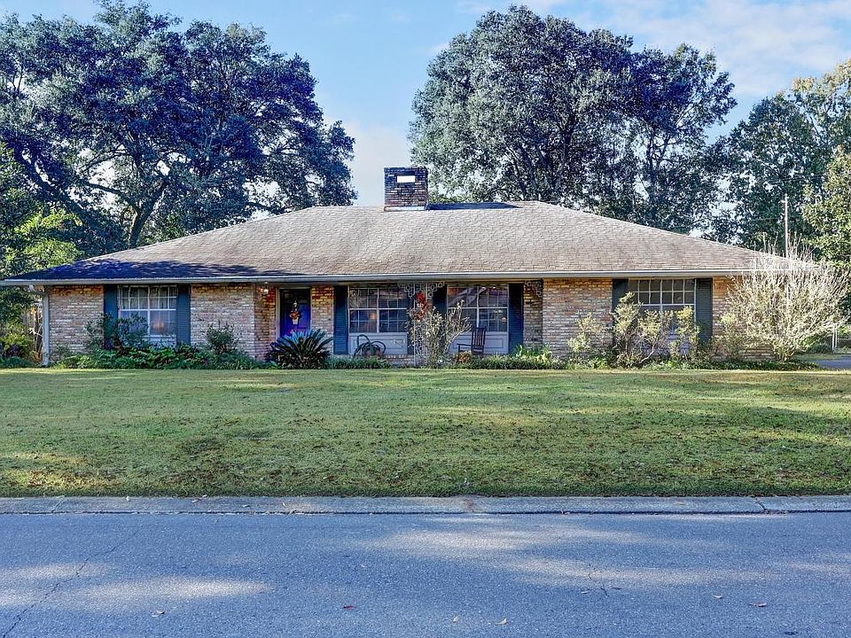 1st image of 413 N Locksley Dr