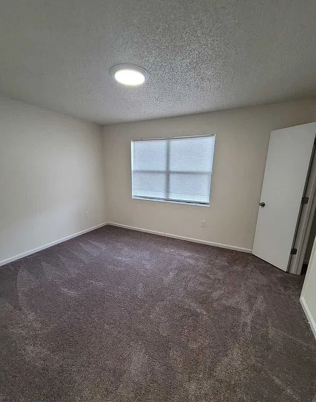 2 bed, 1.5 bath, 1044 sqft, $1,850 — Photo 2