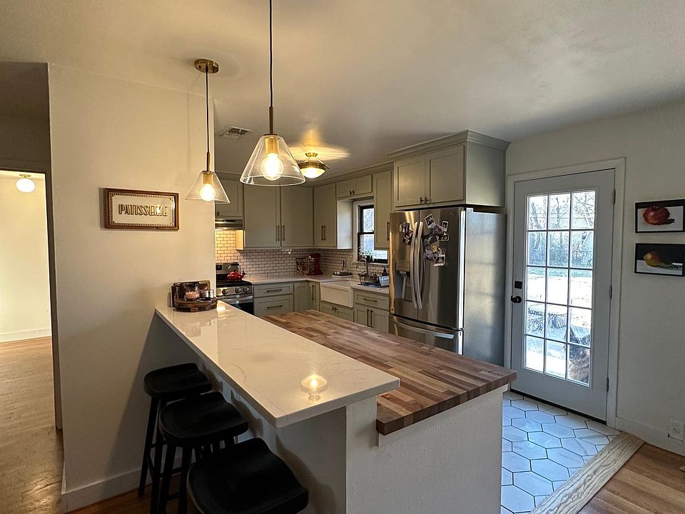 1st image of 105 Pensacola Ave