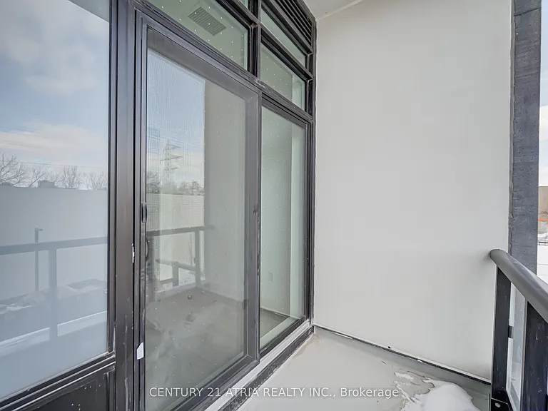 858 Dupont St #207 — Photo 28