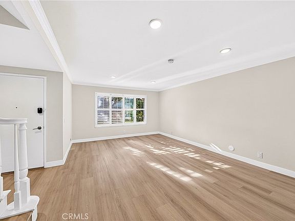 5th image of 4657 Larwin Ave