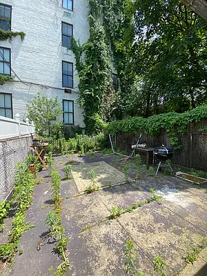 Rented by Zone Corp | media 21