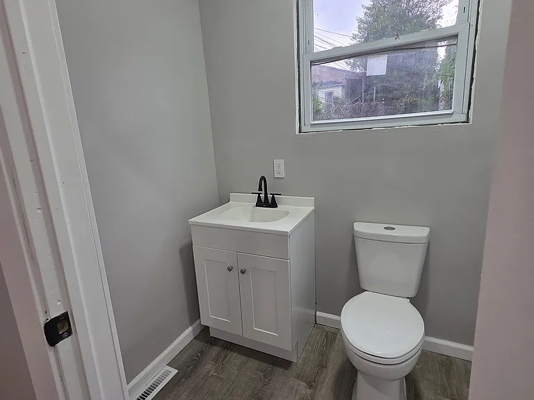 141 Peach St — Photo 9