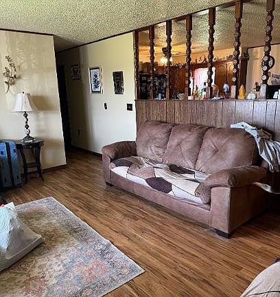 2nd image of 1007 SW Cedar Dr