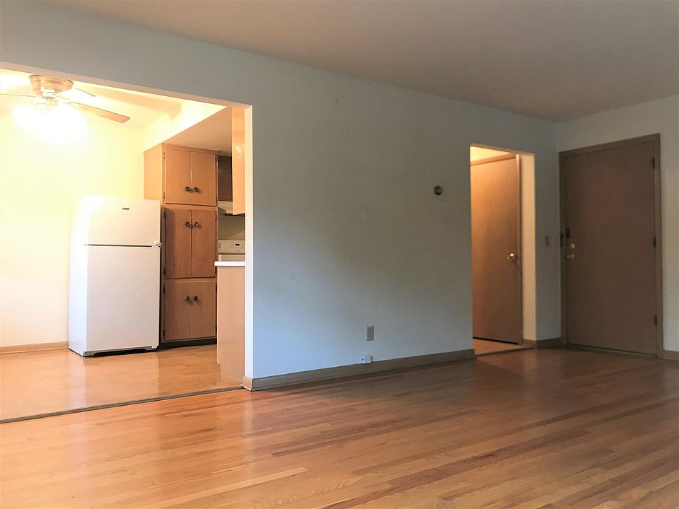 Eat-in Kitchen