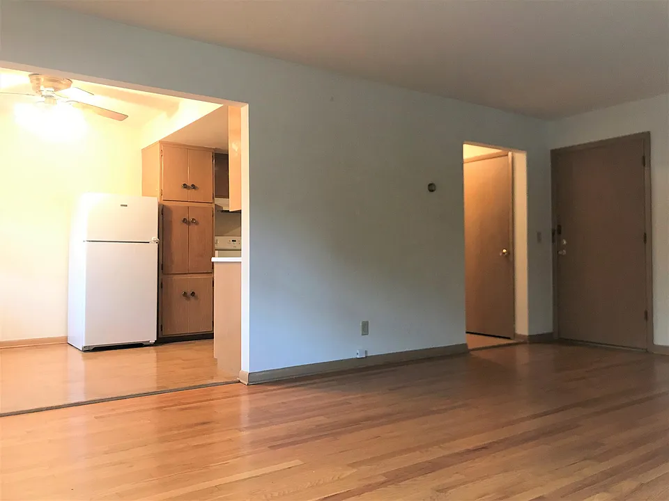 Eat-in Kitchen