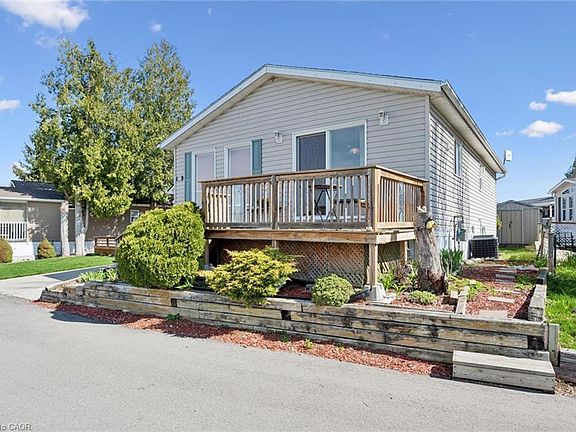 4th image of 27 Trillium Beach Rd