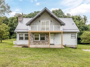 133 Meadowood Ln, Washington, PA 15301