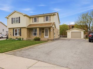 32 Vintage Cres, Saint Catharines, ON L2S 3C3