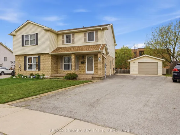 32 Vintage Cres, Saint Catharines, ON L2S 3C3