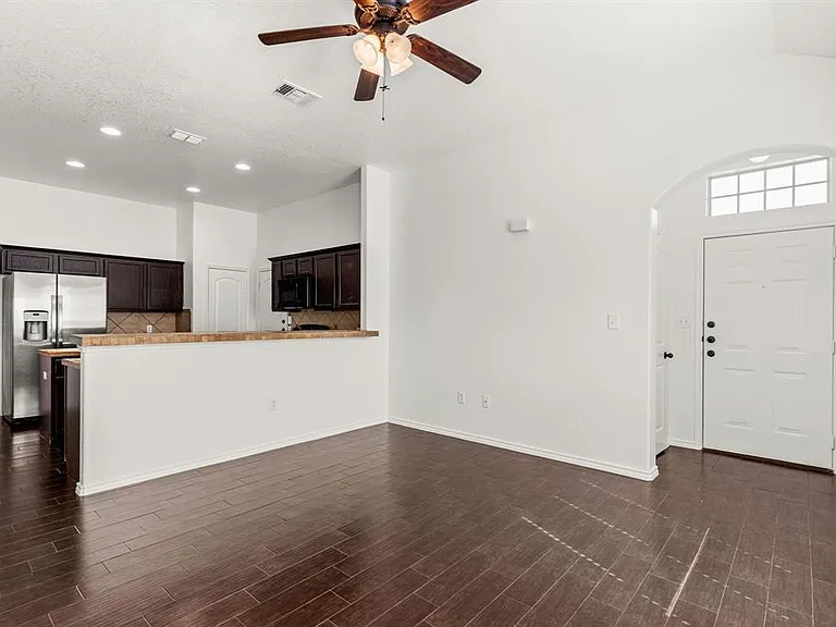 586 Creekside Cir #586 — Photo 8