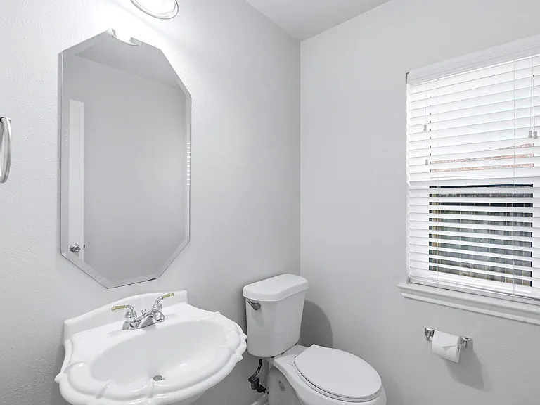 31710 Midlake Park — Photo 31