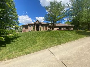 2300 Golfview Dr, Collinsville, IL
