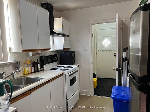 3rd image of 124 Glencrest Blvd