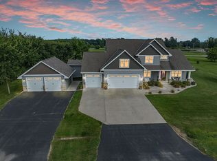 2951 Sanibel Dr, De Pere, WI 54115