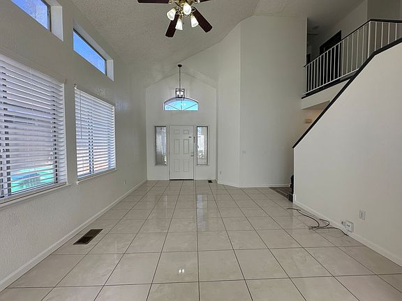 3rd image of 4541 Creekside Cir