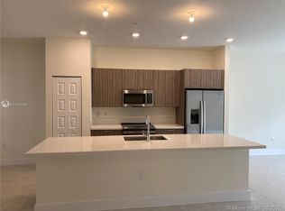 7915 NW 104th Ct, Doral, FL 33178
