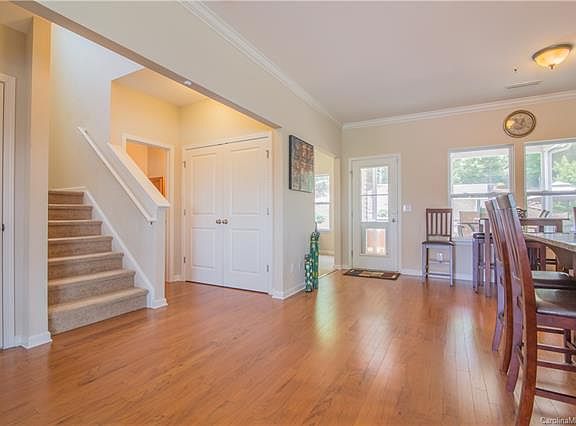 5th image of 104 Isabella Ct