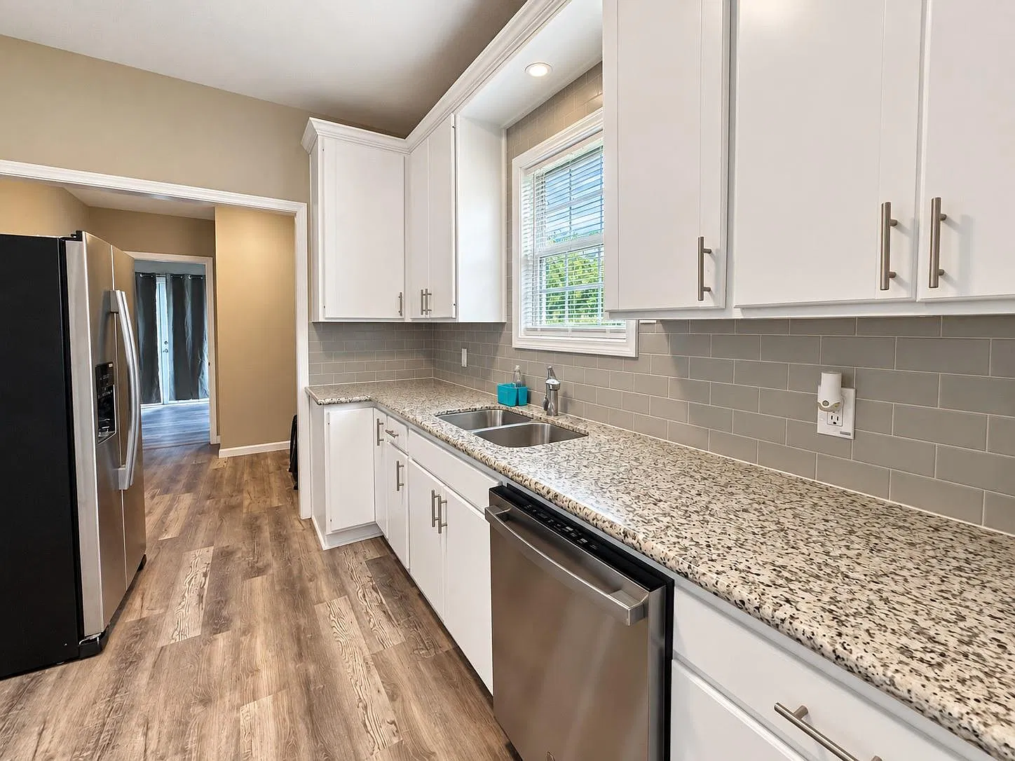 2 bed, 2.0 bath, 1044 sqft, $2,000 — Photo 4