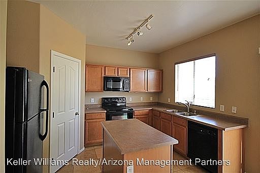 4th image of 4221 W Park St