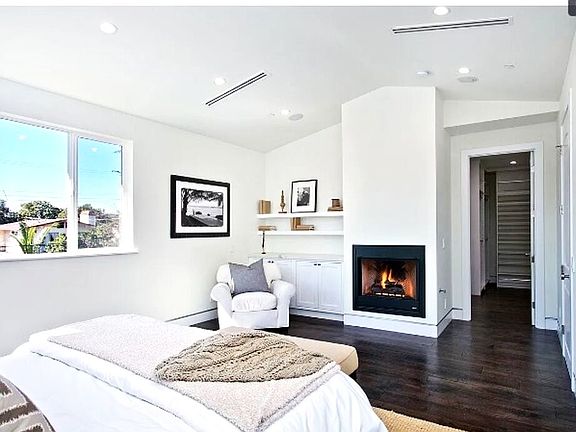 3rd image of 300 Lacy Ln