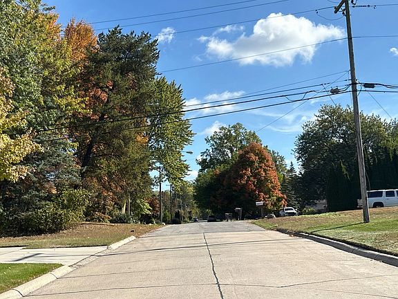 4th image of 24965 Crisler St