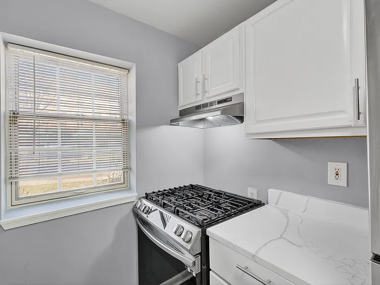 8216 Nolte Ave #4 — Photo 7